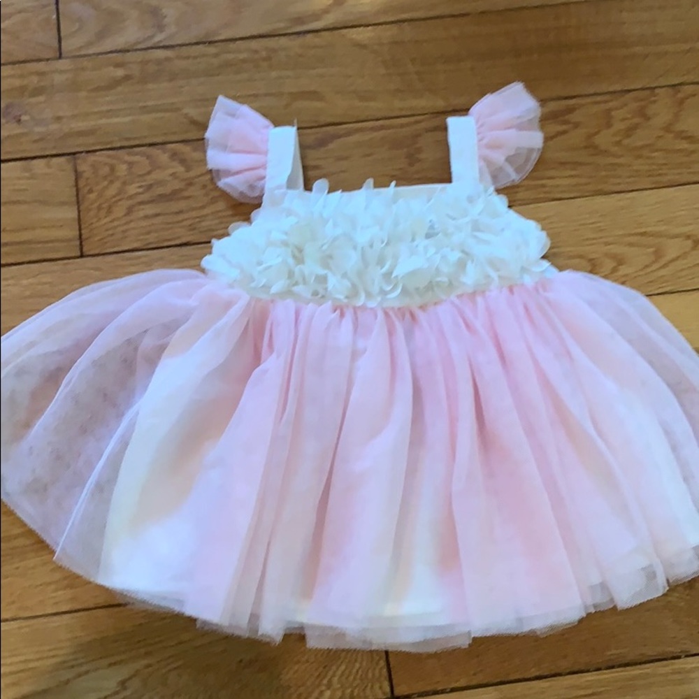🌸🌸💗💕Miniclasix pink rosette 🌸dress size 12 mnth 🌸